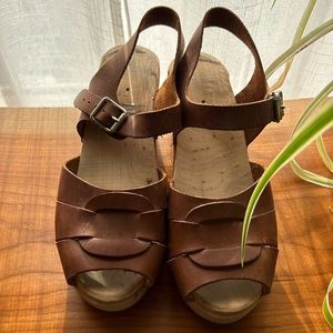 ‘Lotta from Stockholm’ Peep toe clogs